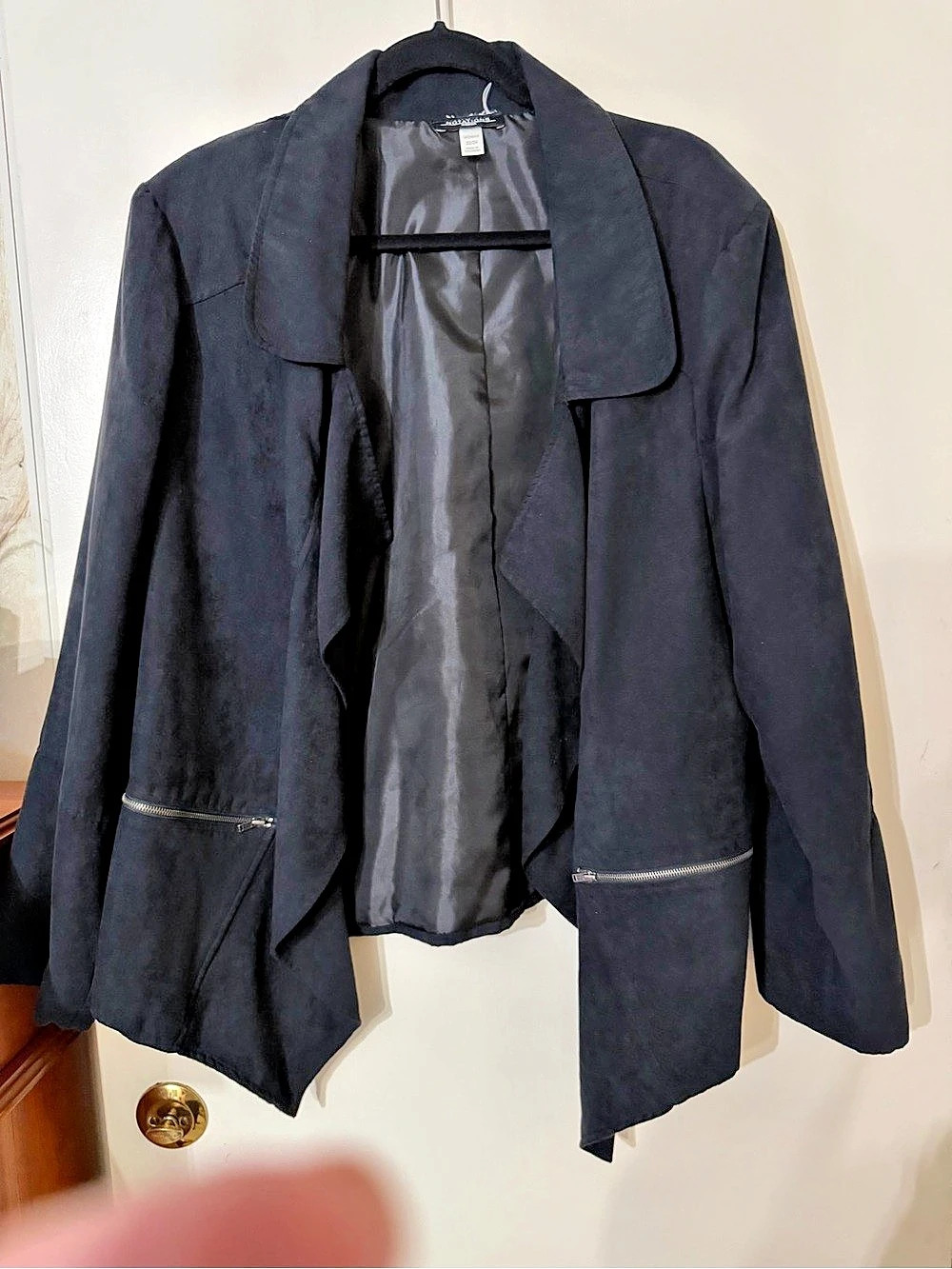 Notations Women's Asymmetrical dark blue suede-like jacket. Size 22/24 Like New